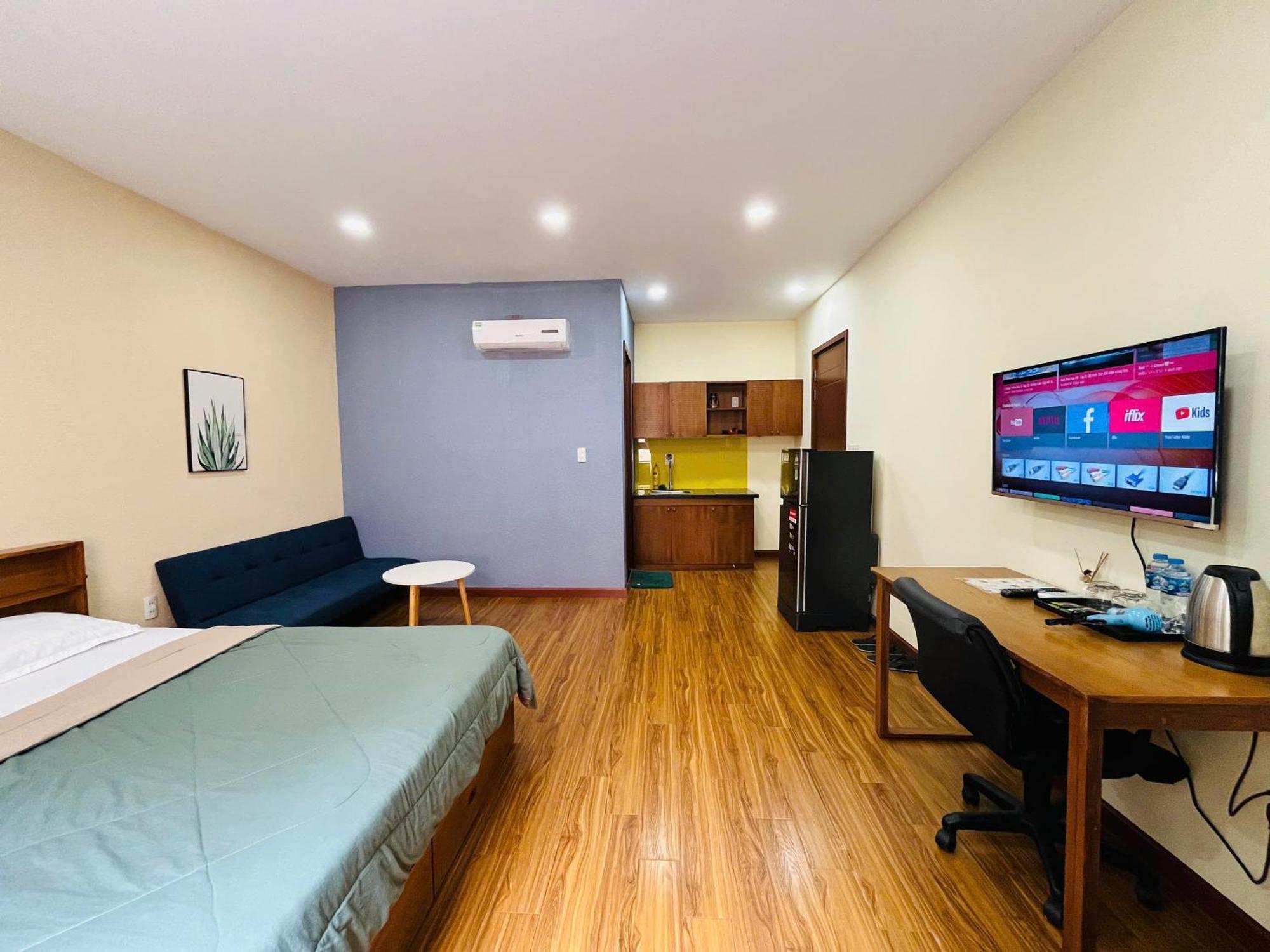 Khách sạn hẻo lánh New Land - Phu My Hung *